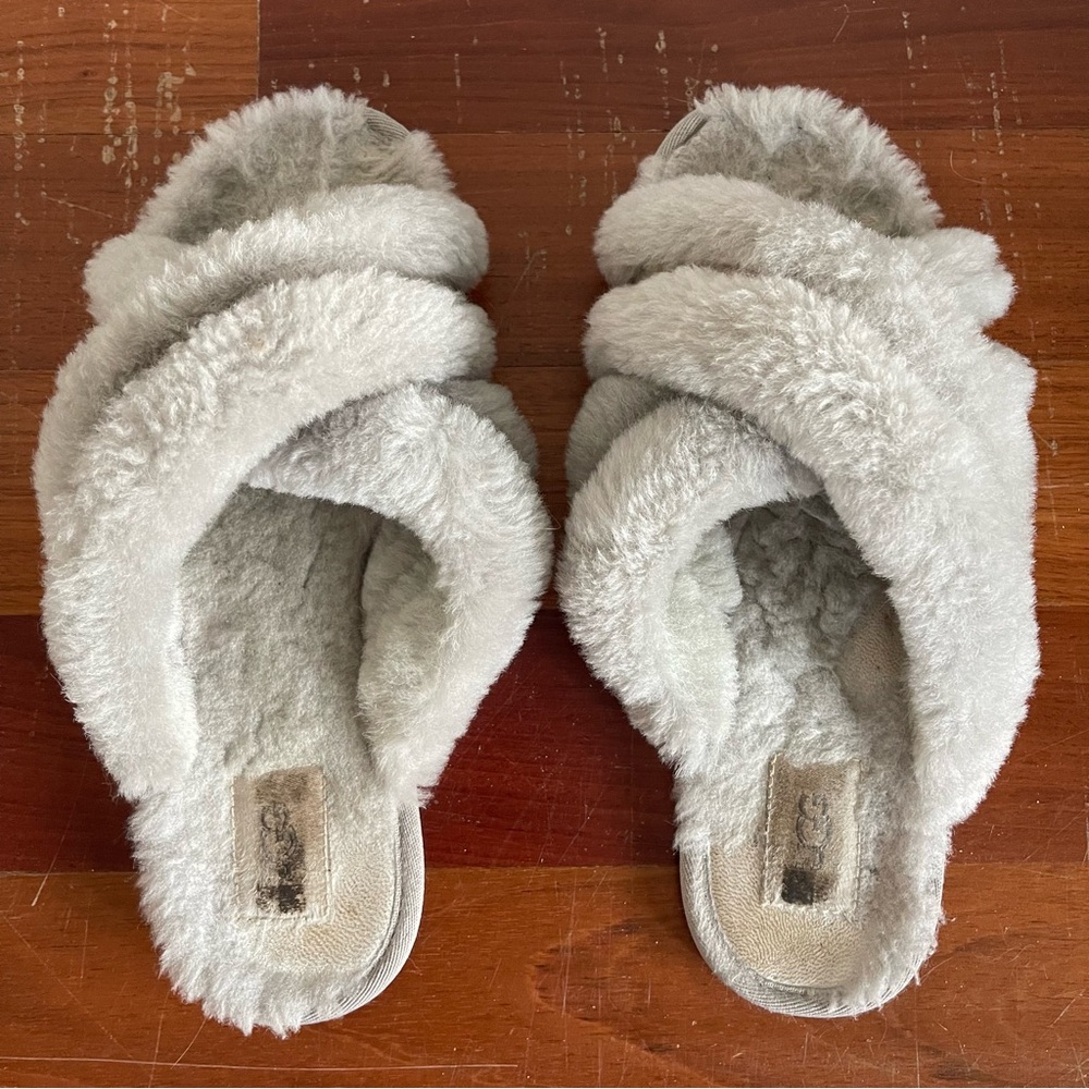 Cozy Women's Gray Ugg Slippers